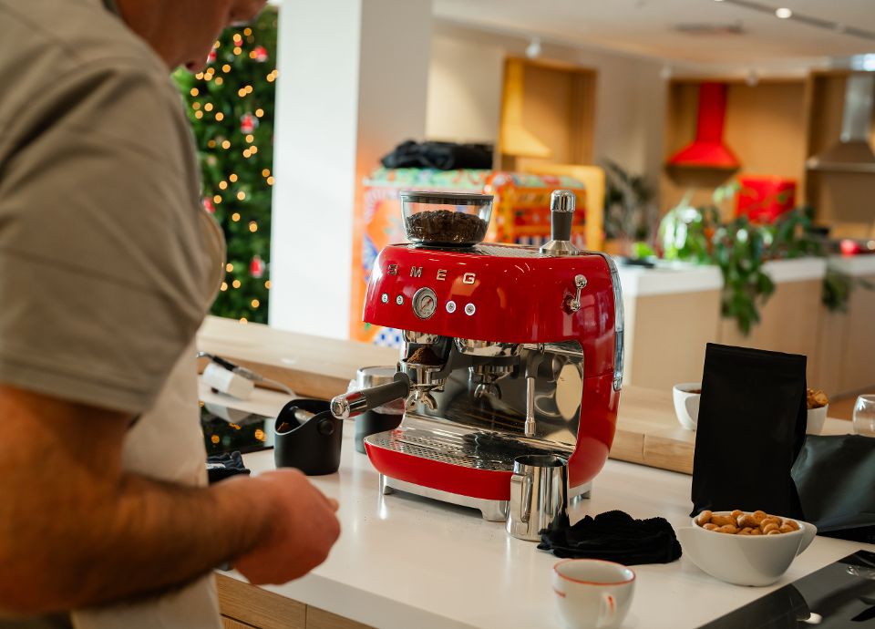 FotoLeer de kunst van koffiezetten en koken met Smeg